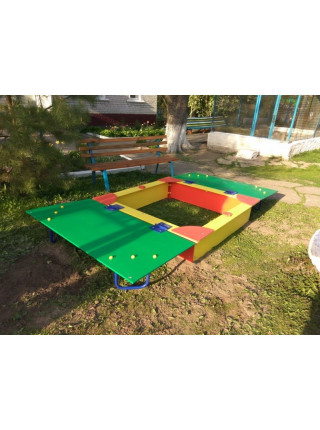 Дитяча пісочниця з кришкою-лавками